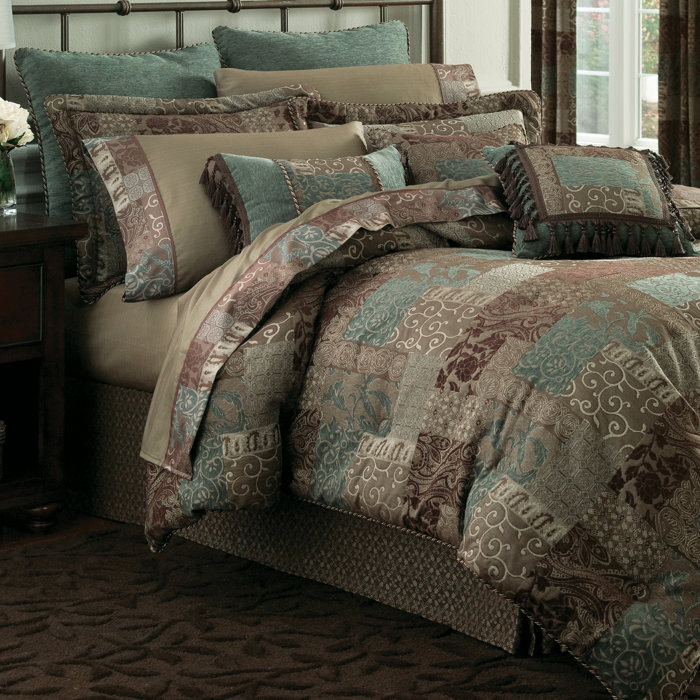 Croscill Galleria Brown/Aqua Reversible Traditional Comforter Set